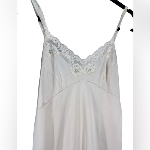 Vintage one piece slip with lace size 38. Union made cream color Adonna - Picture 2 of 5